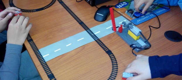 Lego WeDo – Σιδηροδρομική διάβαση